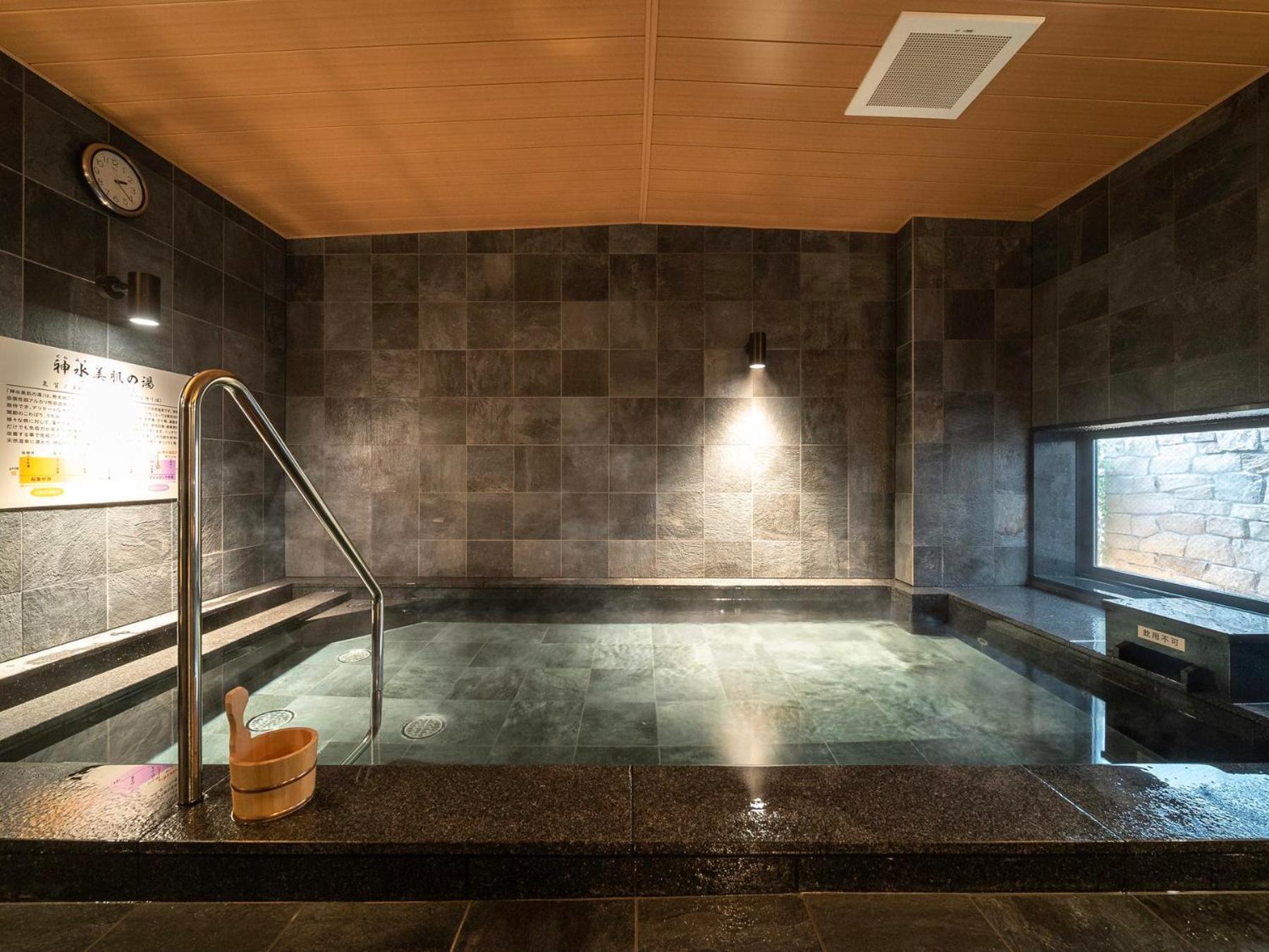 Super Hotel Kumamoto Ekimae Natural Hot Springs Bagian luar foto